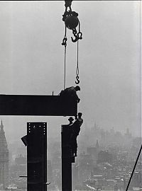 World & Travel: History: Construction of Empire State Building