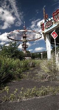 World & Travel: Nara Dreamland, abandoned theme park, Japan