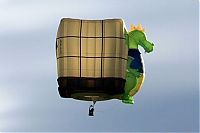 World & Travel: World's first glass-bottomed air balloon by Christian Brown