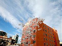 World & Travel: Foam City, Miami, United States