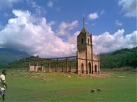 World & Travel: Underwater church, Potosi, Venezuela