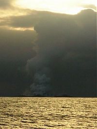 World & Travel: Eruption of underwater volcano, Nuku'alofa, Tonga