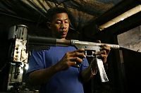 World & Travel: Gun making industry, Danao, Philippines