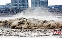 TopRq.com search results: World's largest tidal bore, Qiantang River, China