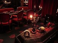 World & Travel: Vampire cafe, Ginza, Tokyo, Japan