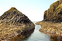 World & Travel: Staffa, island of the Inner Hebrides in Argyll and Bute, Scotland