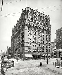 History: Black and white city photography, United States