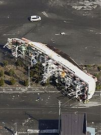 World & Travel: 2011 Sendai earthquake and tsunami, Tōhoku region, Pacific Ocean