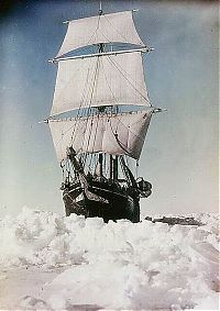 World & Travel: History: Antarctica in color by Frank Hurley, 1915