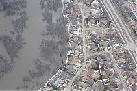 World & Travel: 2011 Red River Flood, North Dakota, Minnesota, United States