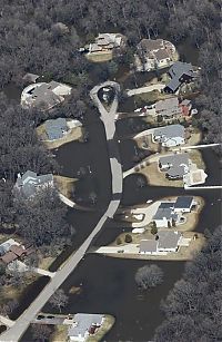 World & Travel: 2011 Red River Flood, North Dakota, Minnesota, United States