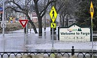 World & Travel: 2011 Red River Flood, North Dakota, Minnesota, United States