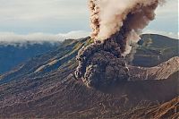 World & Travel: volcanoes around the world