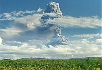 World & Travel: volcanoes around the world