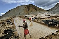 World & Travel: Gold rush, Peruvian Amazon, Madre de Dios, Peru