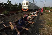 World & Travel: Railroad tracks therapy, Rawa Buaya, Jakarta, Indonesia