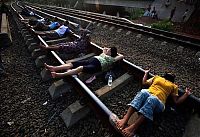 World & Travel: Railroad tracks therapy, Rawa Buaya, Jakarta, Indonesia