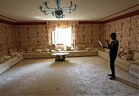 World & Travel: Rebels inside Muammar Muhammad al-Gaddafi villas, Libya