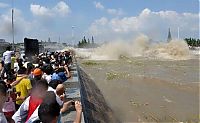 World & Travel: World's larges tidal bore, 9 metres (30 ft) high, Qiantang River, China