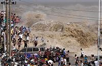 World & Travel: World's larges tidal bore, 9 metres (30 ft) high, Qiantang River, China