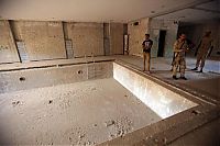 World & Travel: Rebels inside Muammar Muhammad al-Gaddafi villas, Libya