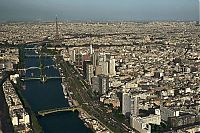World & Travel: Bird's-eye view of Paris, France