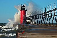 World & Travel: lighthouse in waves