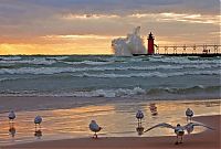 World & Travel: lighthouse in waves