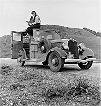 World & Travel: History: The Great Depression by Dorothea Lange, 1939-1943, United States