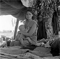 World & Travel: History: The Great Depression by Dorothea Lange, 1939-1943, United States