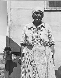 World & Travel: History: The Great Depression by Dorothea Lange, 1939-1943, United States