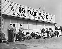 World & Travel: History: The Great Depression by Dorothea Lange, 1939-1943, United States