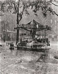 World & Travel: History: Paris in 1940-50s, France by Robert Doisneau