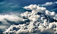 World & Travel: clouds formation