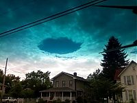 World & Travel: sky fallstreak hole cloud