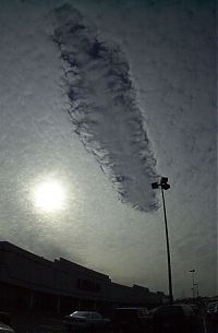 World & Travel: sky fallstreak hole cloud