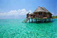 World & Travel: Kanuhuraa Resort Hotel, Kaafu Atoll, Maldives