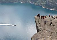 World & Travel: Preikestolen, Hyvlatonnå, Preacher's Pulpit Rock, Lysefjorden, Forsand, Ryfylke, Norway
