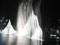 World & Travel: Record fountain system set, Burj Khalifa Lake, Dubai, United Arab Emirates