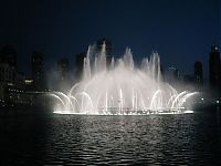 World & Travel: Record fountain system set, Burj Khalifa Lake, Dubai, United Arab Emirates