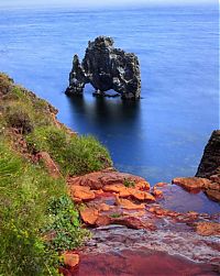 World & Travel: Dynosaur Rock Hvítserkur, Vatnsnes, Iceland