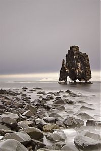 World & Travel: Dynosaur Rock Hvítserkur, Vatnsnes, Iceland