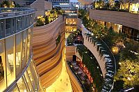 World & Travel: Namba Parks, rooftop tower gardens, Naniwa-ku, Osaka, Japan