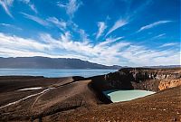 World & Travel: volcanic crater lake