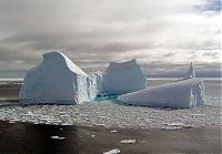 World & Travel: iceberg