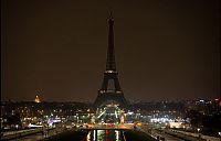 World & Travel: Earth Hour 2013