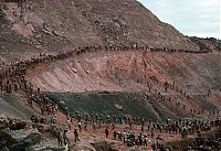 World & Travel: History: Serra Pelada gold mine, Pará, Brazil