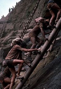 World & Travel: History: Serra Pelada gold mine, Pará, Brazil