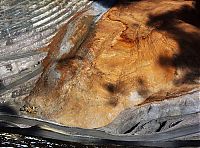 World & Travel: Massive landslide in Kennecott Copper Bingham Canyon Mine, Oquirrh Mountains, Salt Lake City, Utah, United States