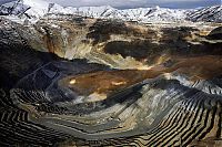 World & Travel: Massive landslide in Kennecott Copper Bingham Canyon Mine, Oquirrh Mountains, Salt Lake City, Utah, United States